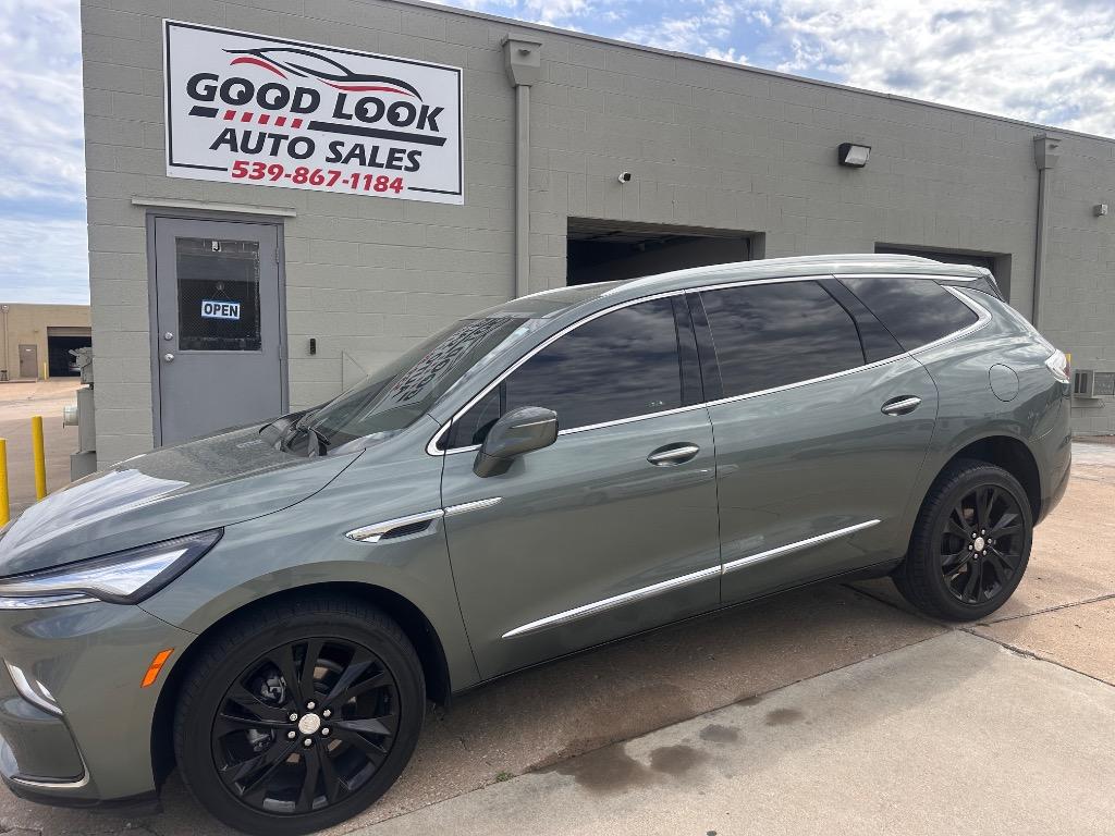 2022 Buick Enclave Essence's photo